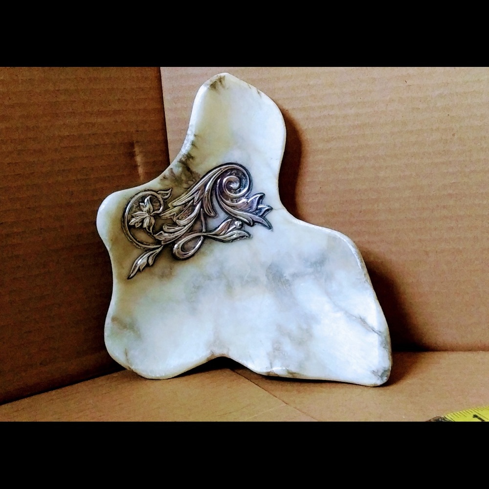 VINTAGE ALABASTER & SILVER DISH TRIVET, LEAF. - Picture 2 of 11